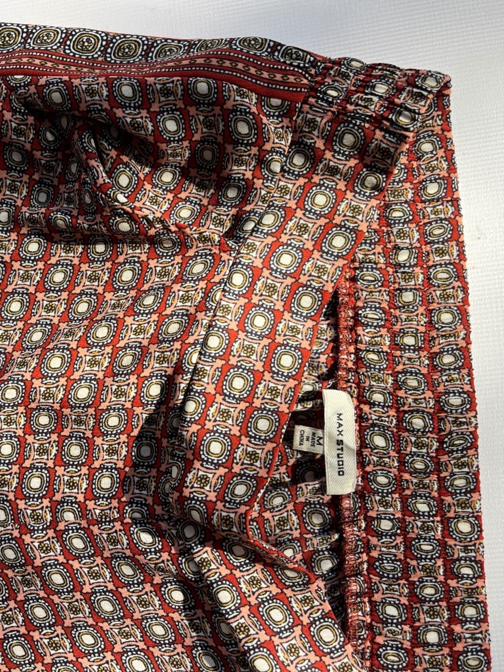 Max Studio red geometric print wide-leg cropped pants size Medium - Picture 3 of 7